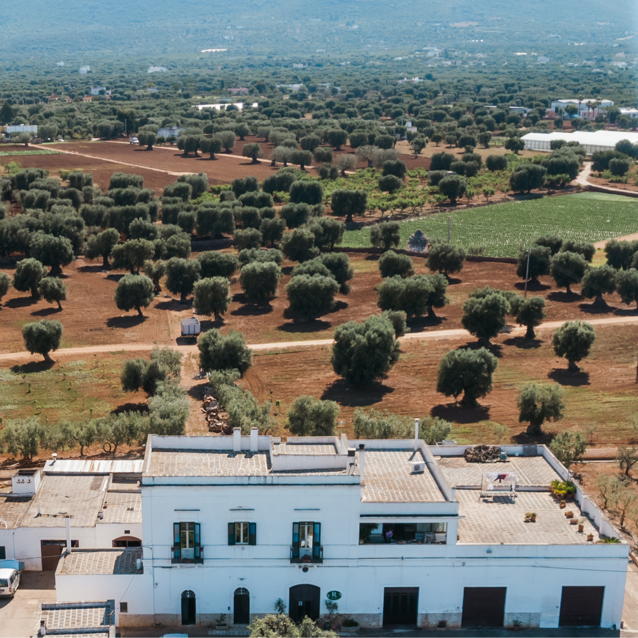 Vista del retro della Masseria 